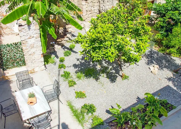 Aramis Boutique House Rhodes City